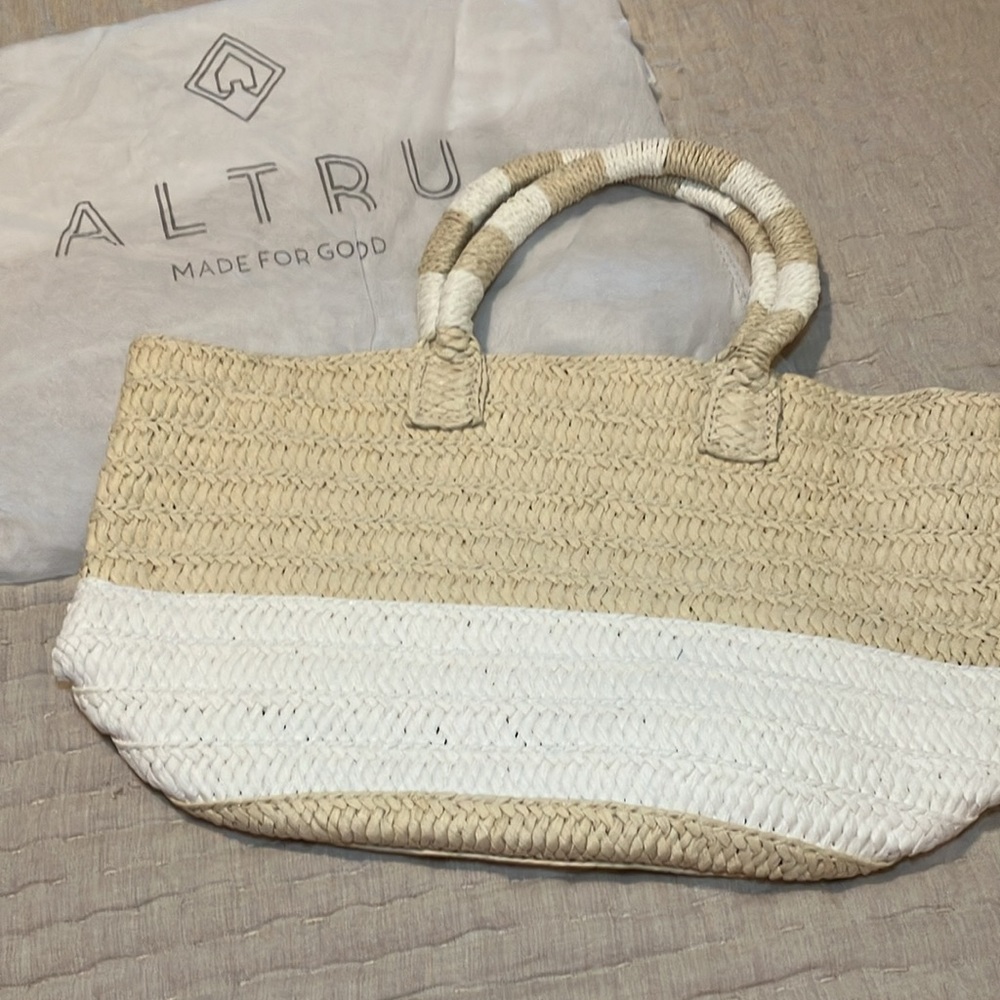 ALTRU Straw Tote - Picture 2 of 6
